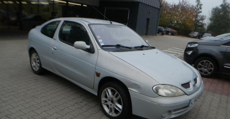 Renault Mégane Coupé 1.9 DCI 8V TURBO