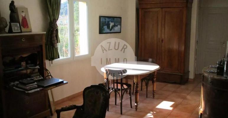 Villa T6/7 sur 1000 m2 terrain avec piscine