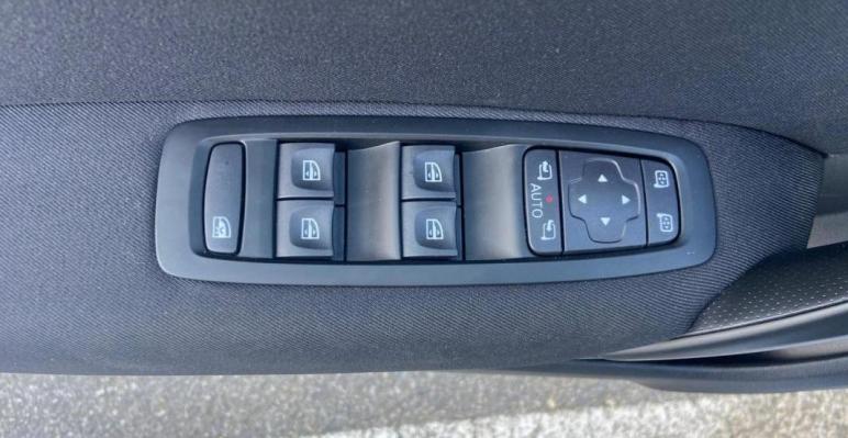 Renault Mégane IV BLUE DCI 115CV BUSINESS EDC